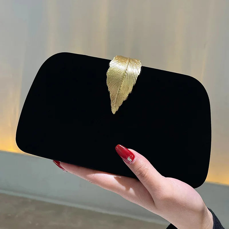 2023 Evening Clutch Luxury Women Shoulder Bags Fashion Pearl Chain Handbag Dinner Handbag Wedding Cocktail Party Coin Purse